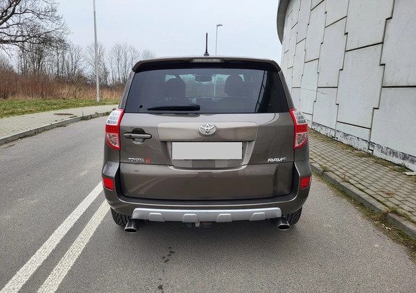 Toyota RAV4 cena 52800 przebieg: 230000, rok produkcji 2012 z Lubień Kujawski małe 529